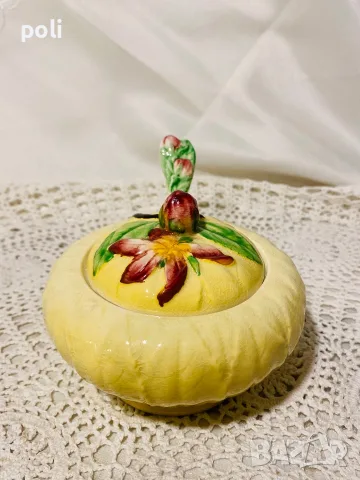 порцеланова захарница , снимка 2 - Аксесоари за кухня - 55477111