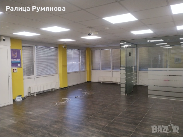 Помещение под наем с площ 151 кв.м., подходящо за аптека, банка, финансова институция, магазин., снимка 2 - Магазини - 54972012