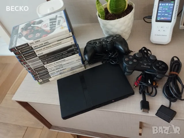 PlayStation 2slim с два джойстика и 15 игри