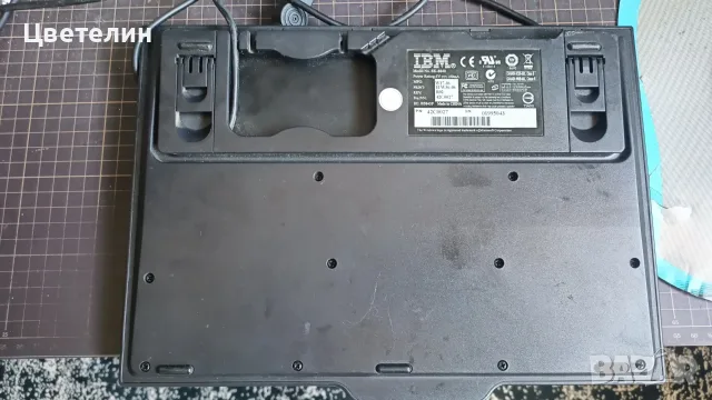 IBM PS/2 Travel Keyboard with UltraNav (SK-8840), снимка 2 - Клавиатури и мишки - 55528863