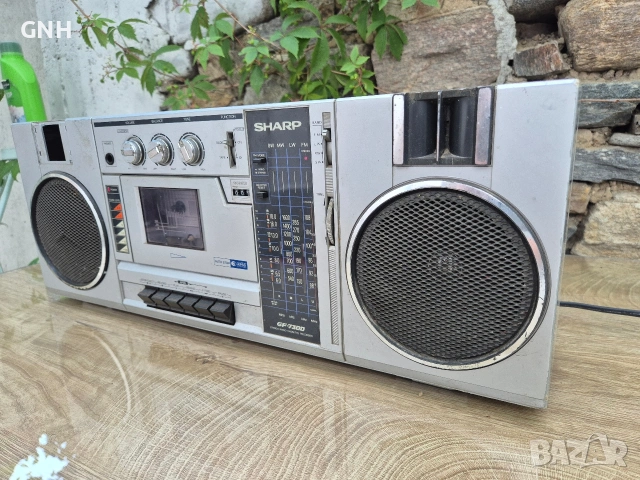 Радиокасетофон Sharp GF-7300H, снимка 3 - Радиокасетофони, транзистори - 55190294