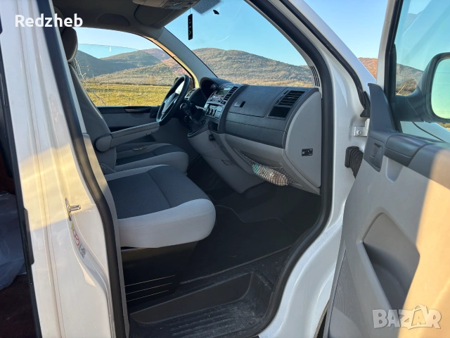VW Transporter T5 2.0 TDI – 75 kW – 2014 г. – 230 000 км, снимка 3 - Бусове и автобуси - 55184323