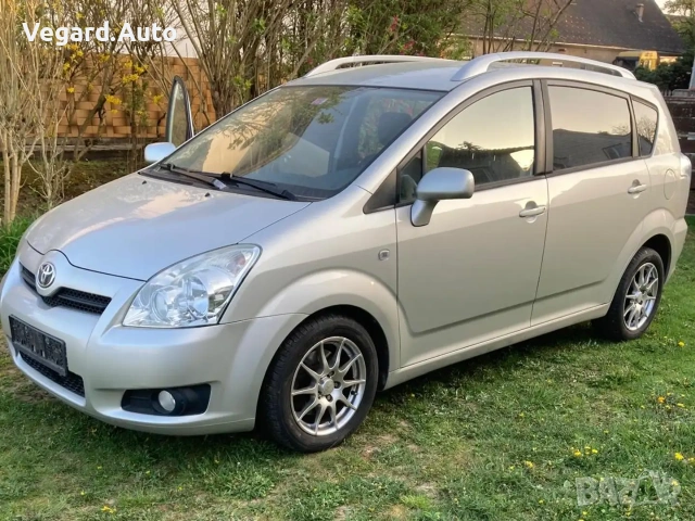 Toyota Corolla Verso 2.0d4d 116к.с. 2004г. се продава на части