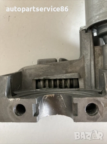 Мотор за регулиране на предна дясна седалка Bosch за Volkswagen Phaeton (2008) 0130002508 , снимка 3 - Части - 54158924