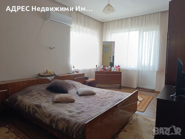 Продава - два етажа + гараж на Стар Център Смолян