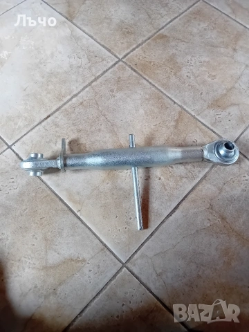 винт за навестна система на трактор