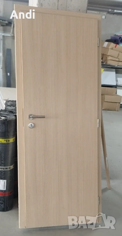 Интериорна Врата с каса и первази използвана 75/200см дясна