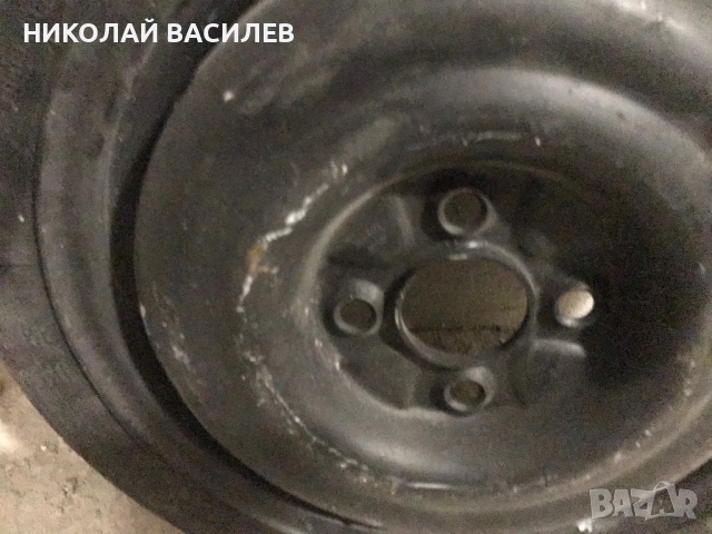 Гума с джанта  4 болта . Гумата е  за  ремонт / джантата може  да  се  ползва  ., снимка 3 - Автомобили и джипове - 54902266