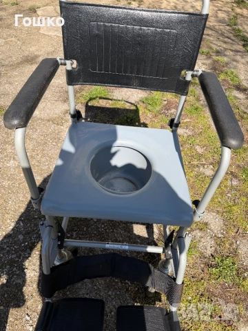 Тоалетен инвалиден стол, снимка 3 - Тоалетни столове - 54103755
