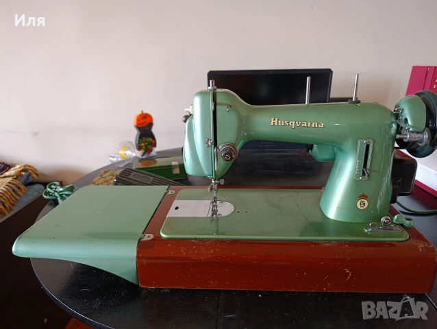 Husqvarna vintage, снимка 2 - Шевни машини - 54178887