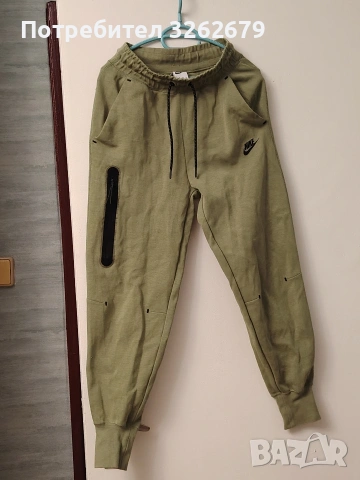 Nike tech fleece дамско оригинално xs, снимка 4 - Спортни екипи - 54443368