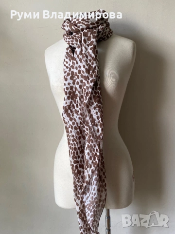 Памучен шал Маnila Grace в бяло и шоколадово кафяво, снимка 4 - Шалове - 54005701