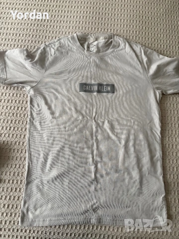 Чисто нова оригинална тениска на Calvin Klein