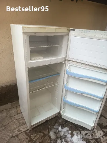 Хладилник Indesit , снимка 2 - Хладилници - 55375908