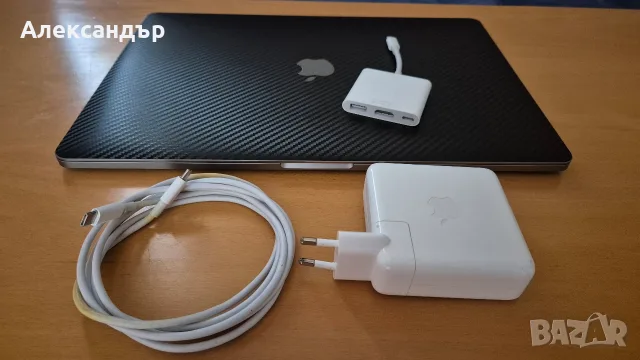 Apple MacBook Pro A1990