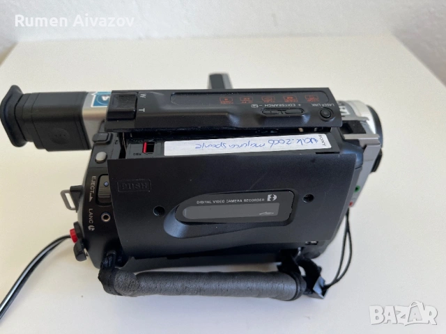 Sony DCR-TRV110E Digital8 видеокамера – напълно работеща, снимка 4 - Камери - 54849024