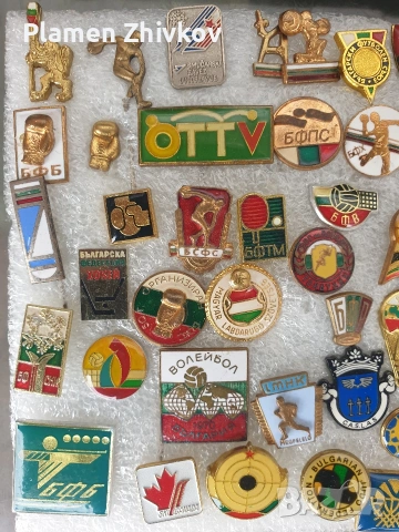 стара колекция събирана с години от значки на тема СПОРТ и ФУТБОЛ, снимка 7 - Колекции - 54025454