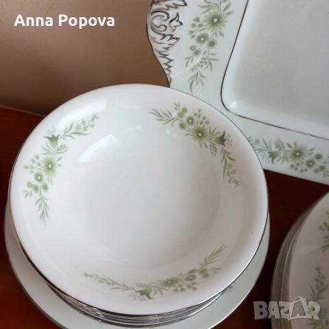 Английски сервиз за хранене на марката Wedgwood, снимка 2 - Сервизи - 54642111