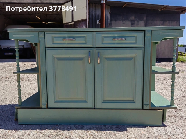 Красив зелен кухненски шкаф