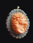 Прекрасен стар златен медальон с огромна коралова камея и 64 диаманта,злато 18к., снимка 1