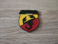цветна метална емблема с черни акценти Abarth, снимка 1