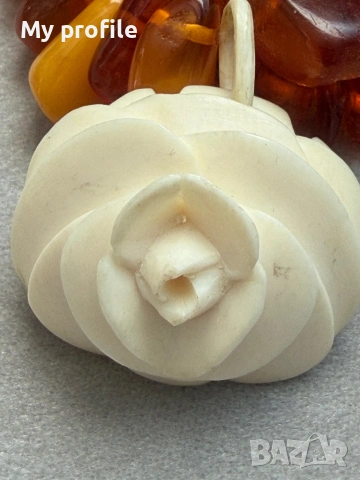 Винтидж старинно дизайнерско колие от натурални лечебни кехлибари и медальон цвете слонова кост. , снимка 6 - Антикварни и старинни предмети - 54904078