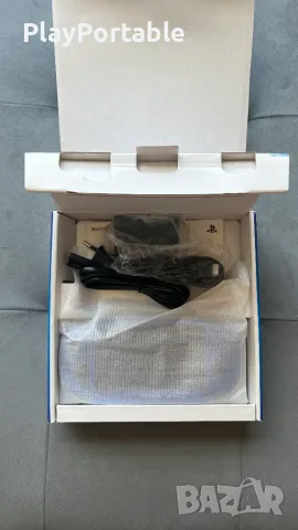 PS Vita PCH-1000 Sapphire Blue OLED Complete in Box, снимка 3 - PlayStation конзоли - 55671162
