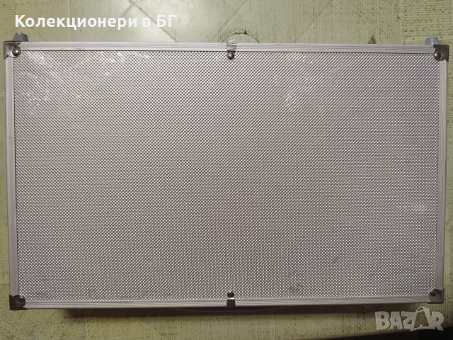 АЛУМИНИЕВ КУФАР CARGO L6 /Leuchtturm/ ЗА 94 МОНЕТИ