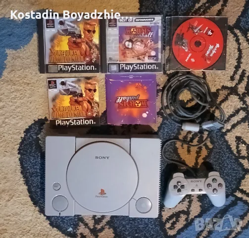 PlayStation 1 с контролер и игри 
