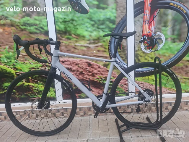  Продавам шосеен велосипед за велотуризъм Triban RC 120 Disc, снимка 4 - Велосипеди - 55325407