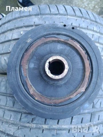 Демпферна ремъчна шайба колянов вал за Mercedes Benz C class CDI W203, снимка 2 - Части - 55104152