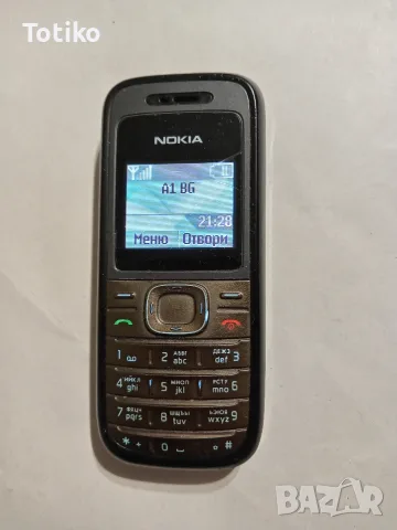 Nokia 1208 има фенерче 