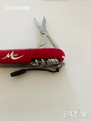 Чисто ново швейцарско ножче Victorinox с ножичка, снимка 3 - Ножове - 54200492