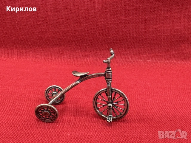 Италианска миниатюрна сребърна фигурка на триколка ретро модел.