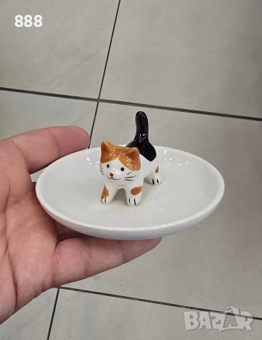 чинийка с котенце