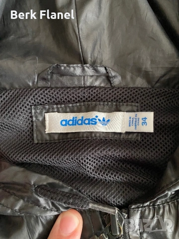 Дамска ветровка на Adidas Originals, снимка 3 - Спортни екипи - 54390115