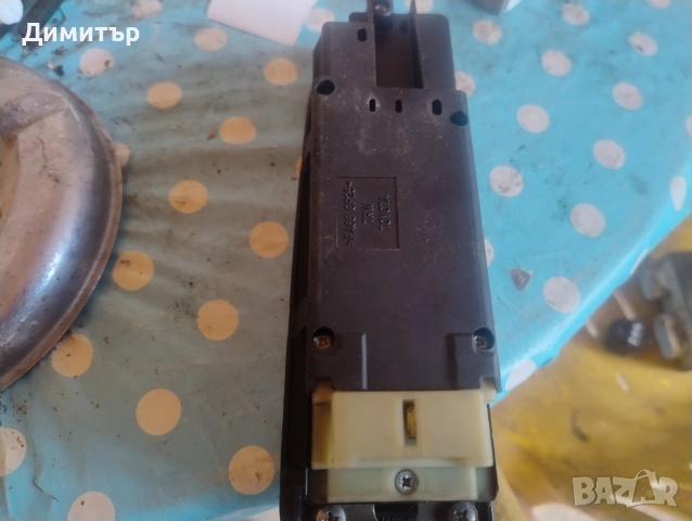 Бутон - Копче Ел. Стъкло Предно Ляво За Тойота Карина 1995г / Toyota Carina 1995y, снимка 2 - Части - 55264403