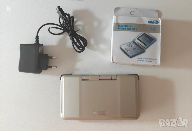 Nintendo DS Phat (Сребристо) + Нови аксесоари и R4 карта с игри (32GB)