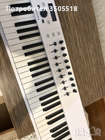 синтезатор Arturia keylab essential 88 mk2 , снимка 2 - Други музикални жанрове - 55523709