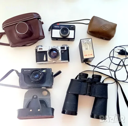 Стари руски фотоапарати, светкавица и бинокъл