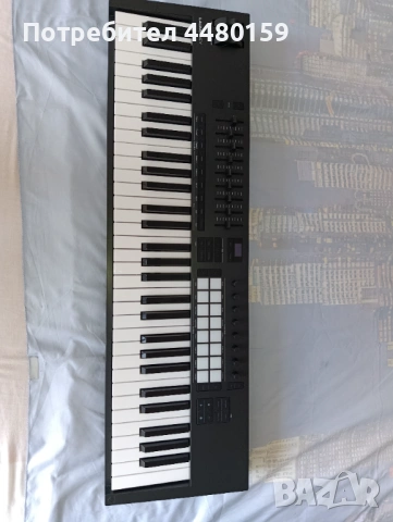 Novation Launchkey 61 MK4 в отлично състояние, снимка 5 - Пиана - 54925442
