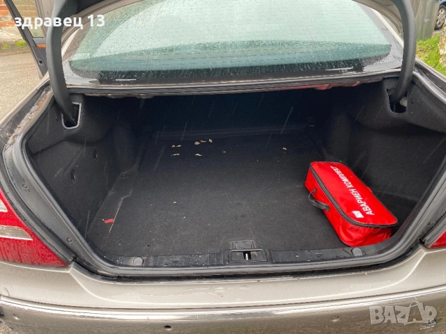 Мерцедес Е 200 бензин, снимка 3 - Автомобили и джипове - 53959962