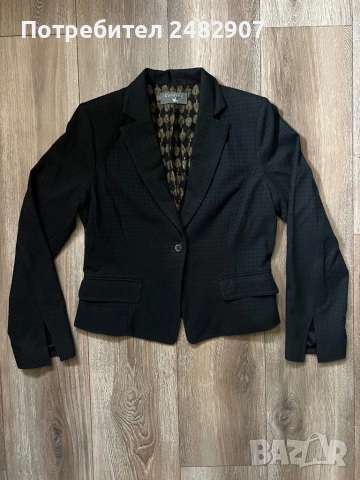 Късо дамско сако