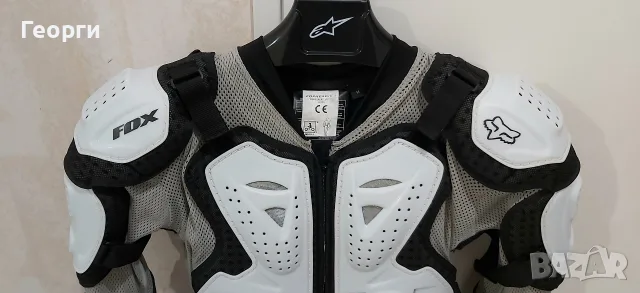 Протекторна ризница Fox Titan S/M, снимка 2 - Аксесоари и консумативи - 55412310