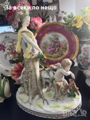 Sitzendorf Germany  Circa 1904 “ Дамата с херувим и куче” Код P2253, снимка 15 - Колекции - 54241563