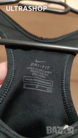 Дамски топ в отлично състояние Nike size S, снимка 6 - Корсети, бюстиета, топове - 55154671