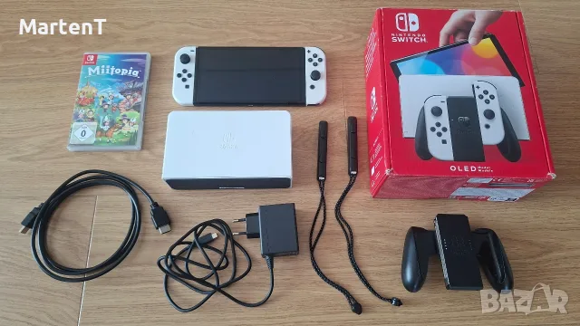 Nintendo Switch OLED White + игра Miitopia