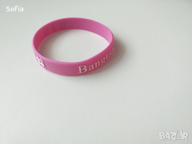 чисто нова силиконова гривна на BTS подходяща за фенове и колекционери (само 1 брой), снимка 2 - Гривни - 54224763