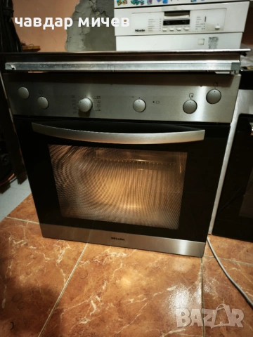 Печка за вграждане Miele H4304E