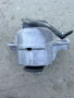 m8a2-6a002-bd десен тампон за двигател от Land Rover Range Rover Velar (L560) 3.0 D, снимка 1